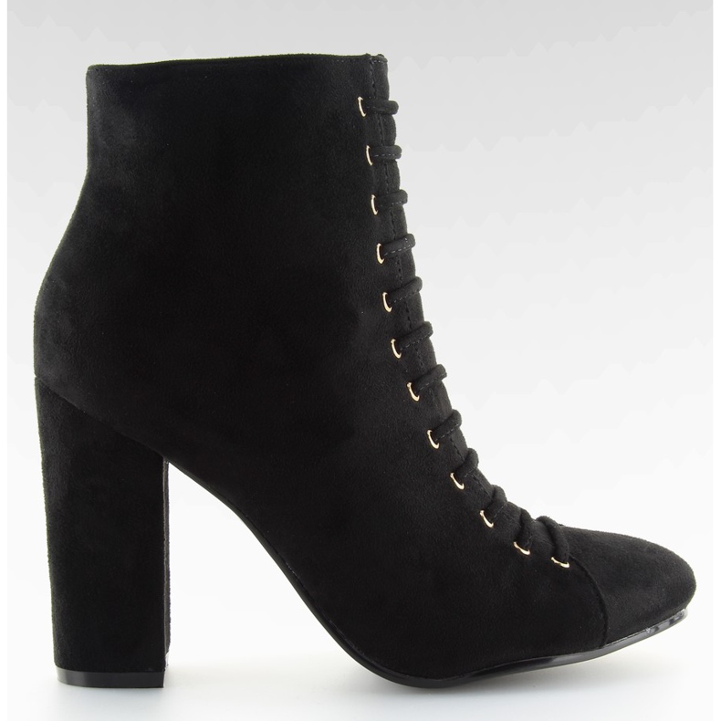 Mustat mustat mokkanahkaiset korkokengät