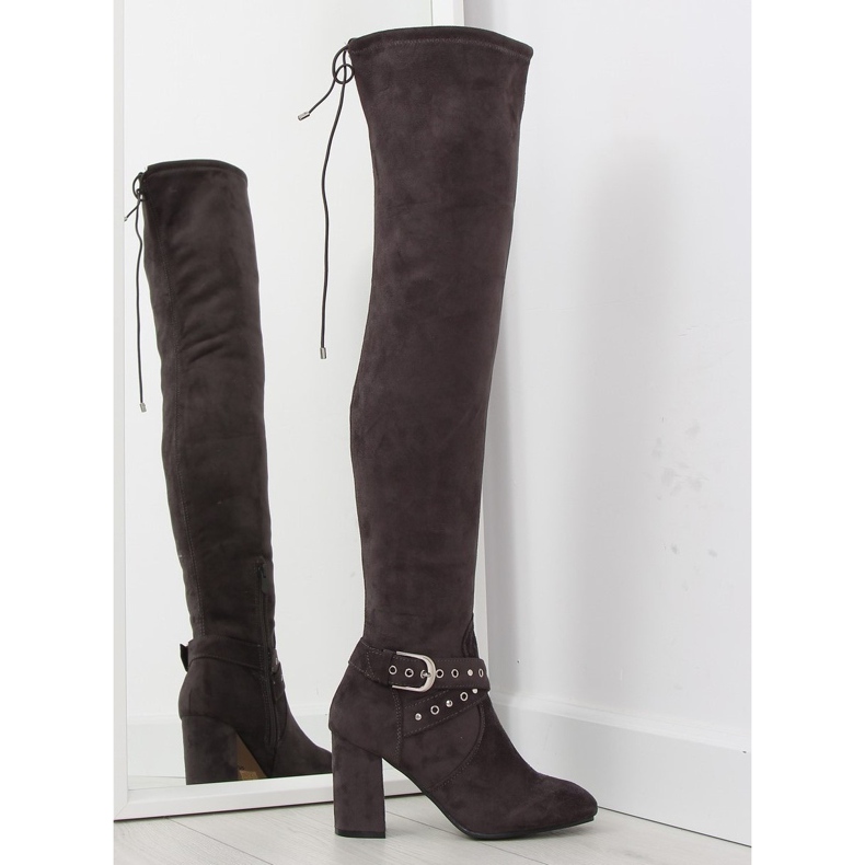 Ylipolven saappaat harmailla harmailla koroilla ruskea harmaa monivärinen