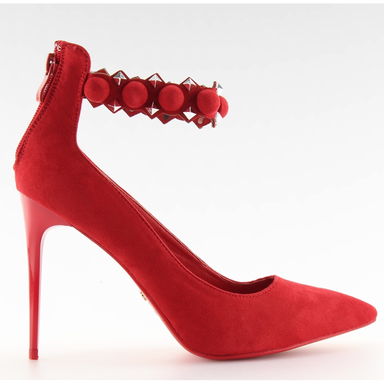 Pumput punaisella tapilla LE033P punainen