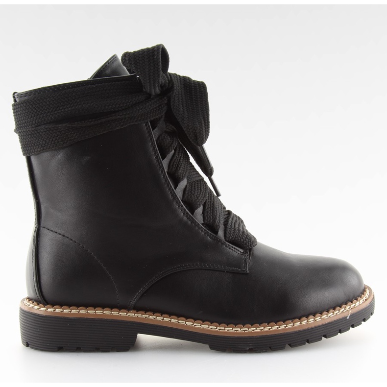 Mustat nauhakengät 8308 musta