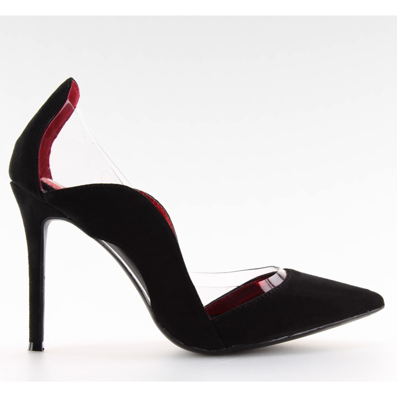 Mustat tapit läpinäkyvillä sisäkkeillä