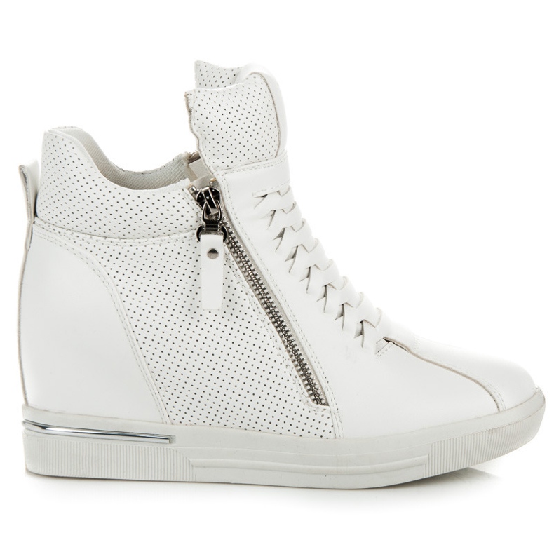 Valkoiset lenkkarit valkoinen