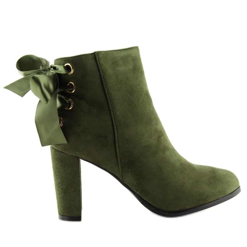 Vihreät saappaat pylväässä A852 vihreä