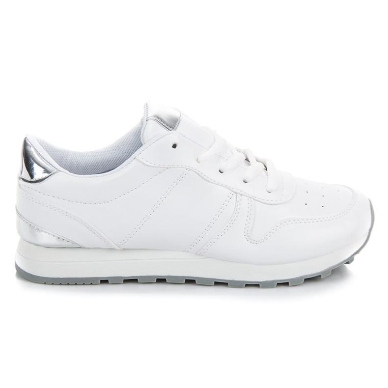 Valkoiset urheilukengät valkoinen