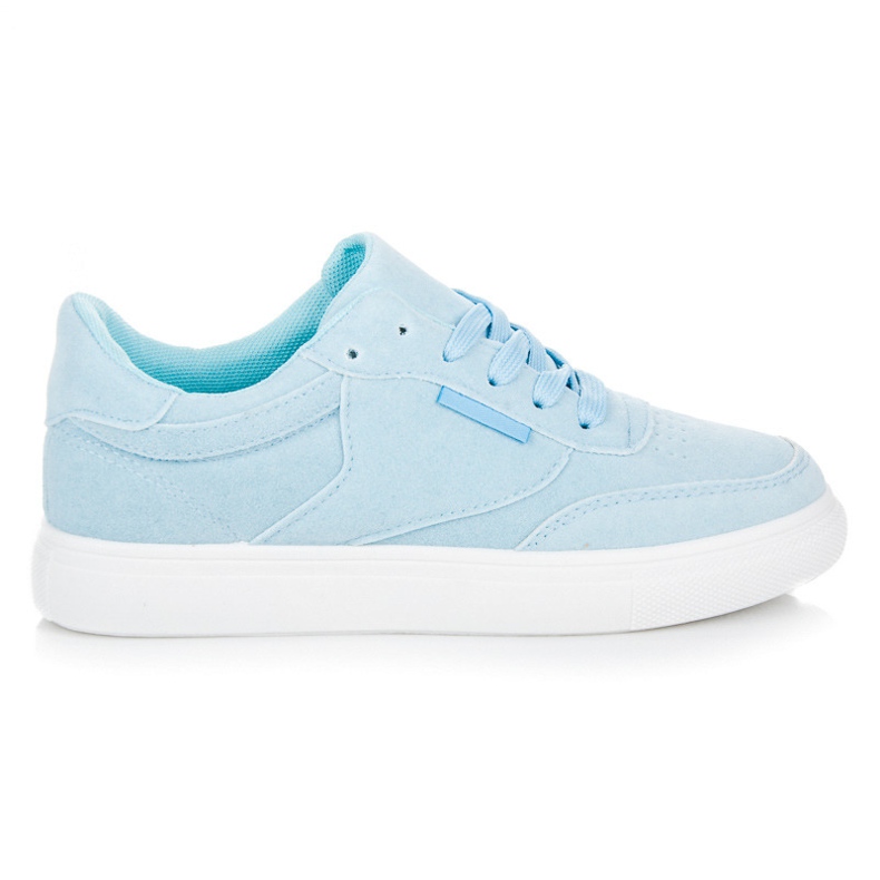 Tennarit alustalla sininen