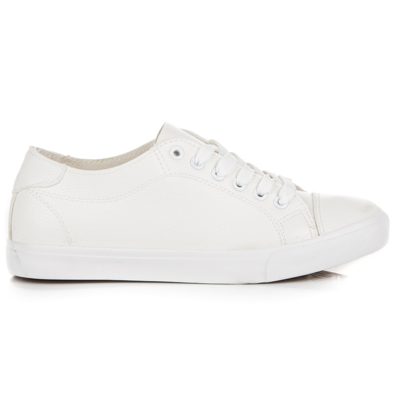 Valkoiset lenkkarit valkoinen