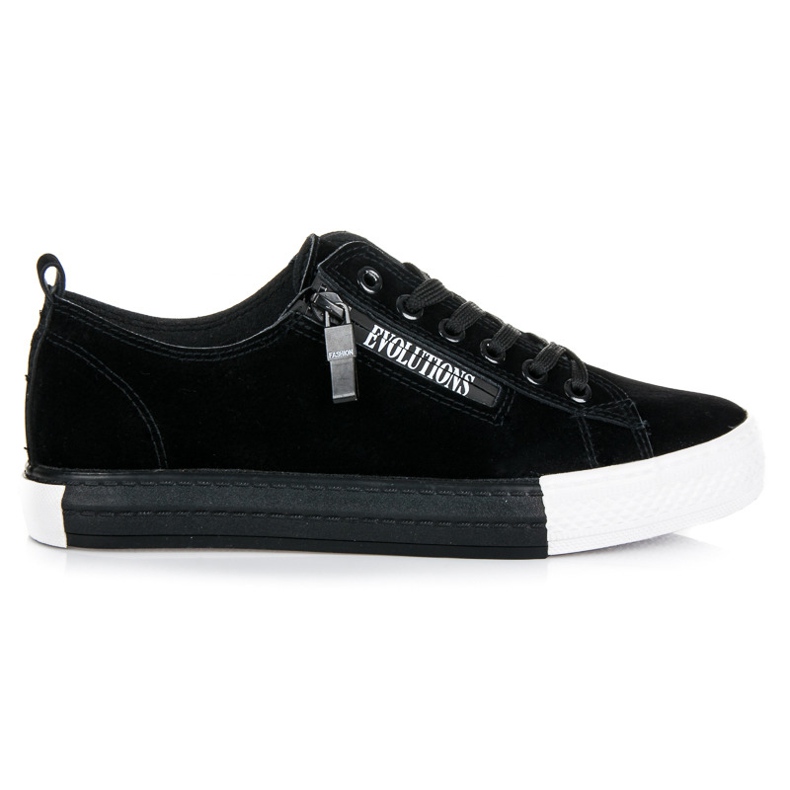 Mokkanahkaiset tennarit alustalla musta