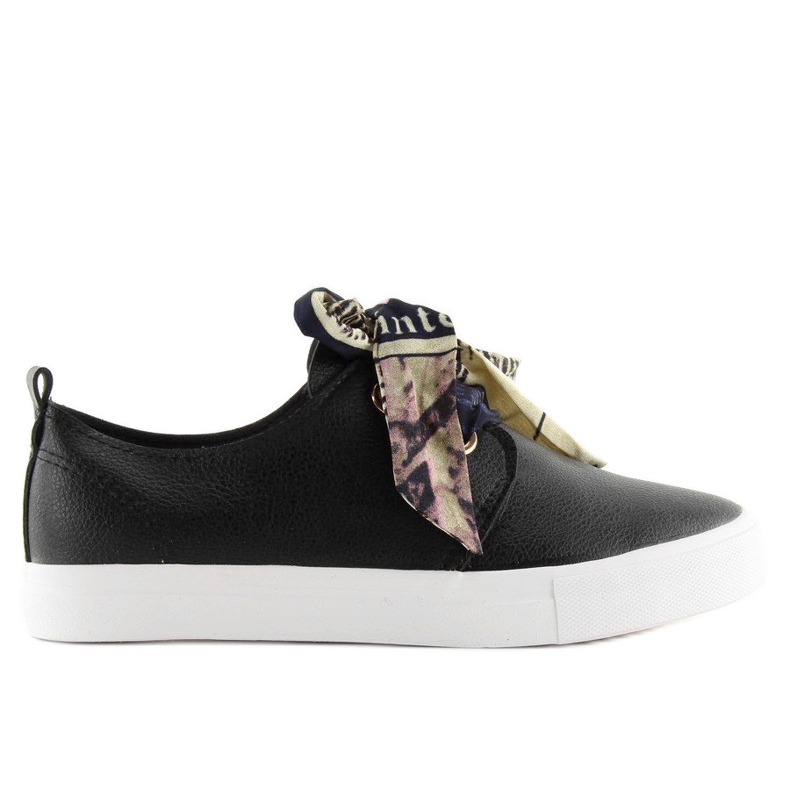 Mustat XL09P Mustat lenkkarit, jotka on sidottu nauhalla