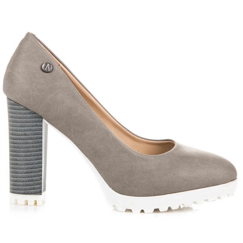 Vices Pumput alustalla harmaa