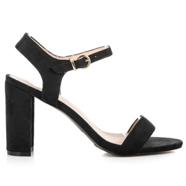 Vinceza Postissa mustat sandaalit