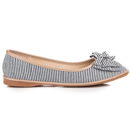 Seastar Resoribaleriinat rusetilla musta