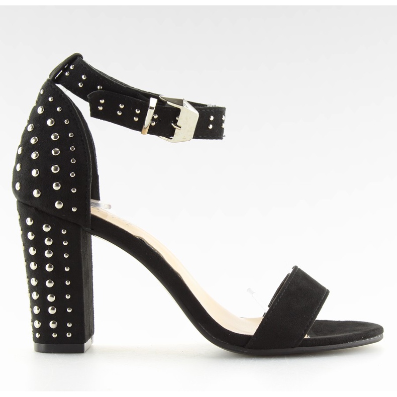 Mustat mustat sandaalit korkokengillä