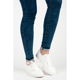 Kylie Valkoiset lenkkarit, jotka on sidottu nauhalla valkoinen