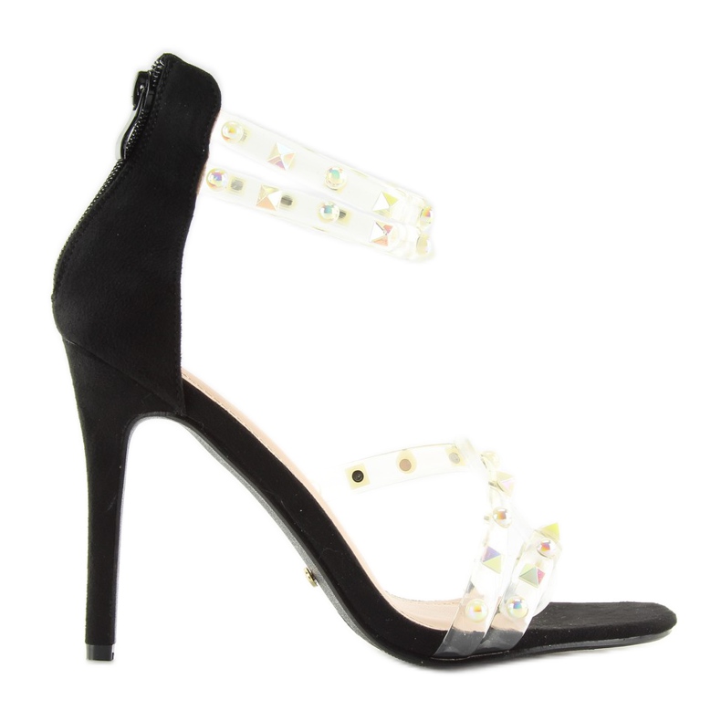 Mustat sandaalit silikonihihnoilla