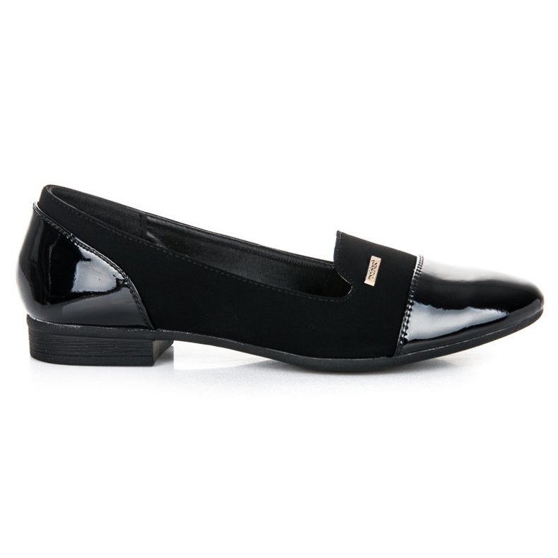 Mustat korkokengät lordit