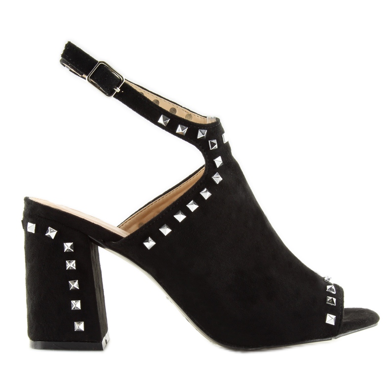 Mustat sandaalit mustilla L1139 napeilla