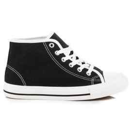 Mustat lenkkarit nilkan yläpuolella