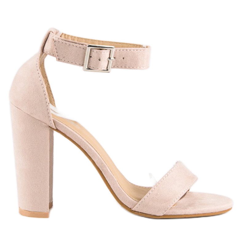 Klassiset sandaalit baarissa beige