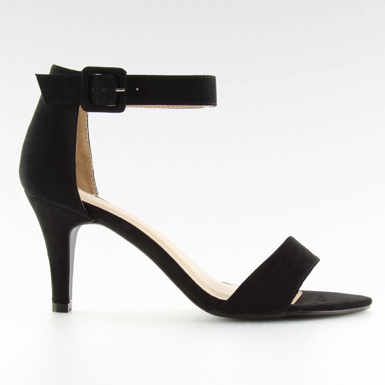 Mustat sandaalit matalakorkoisissa BL076