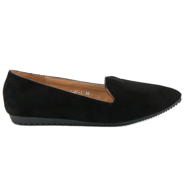 Mustat naisten kengät