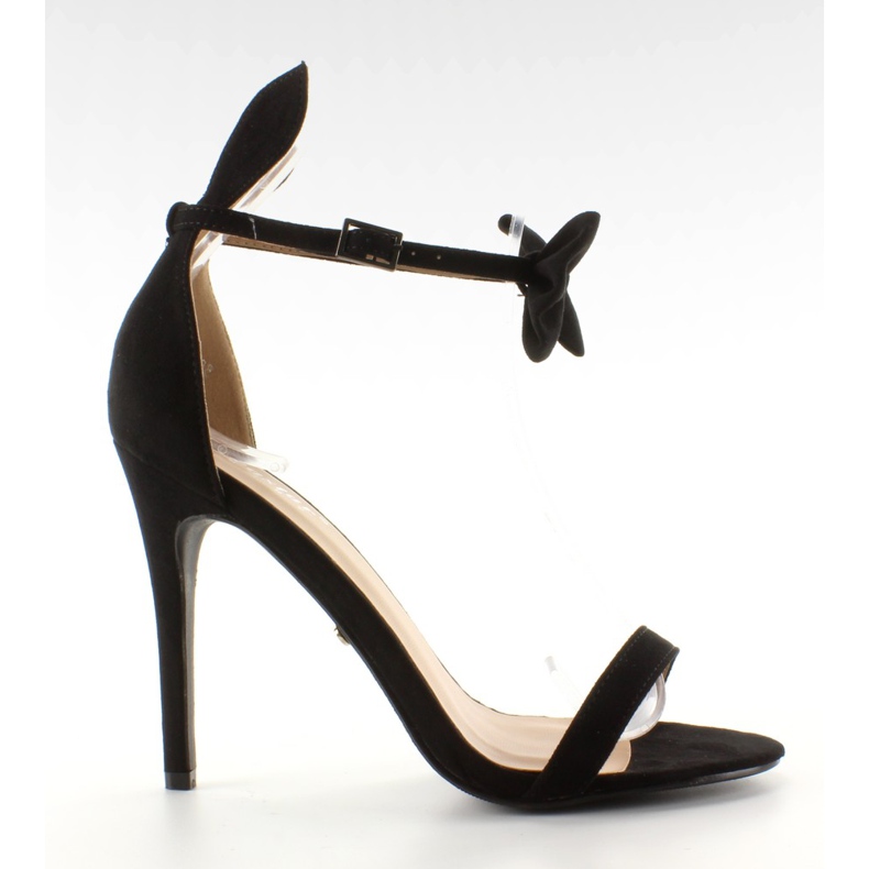 Sandaalit pinnoilla korvilla ZJ-15P Musta