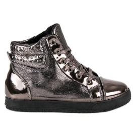 Sidotut tennarit ruskea