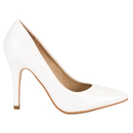 Valkoiset lakatut nastat valkoinen