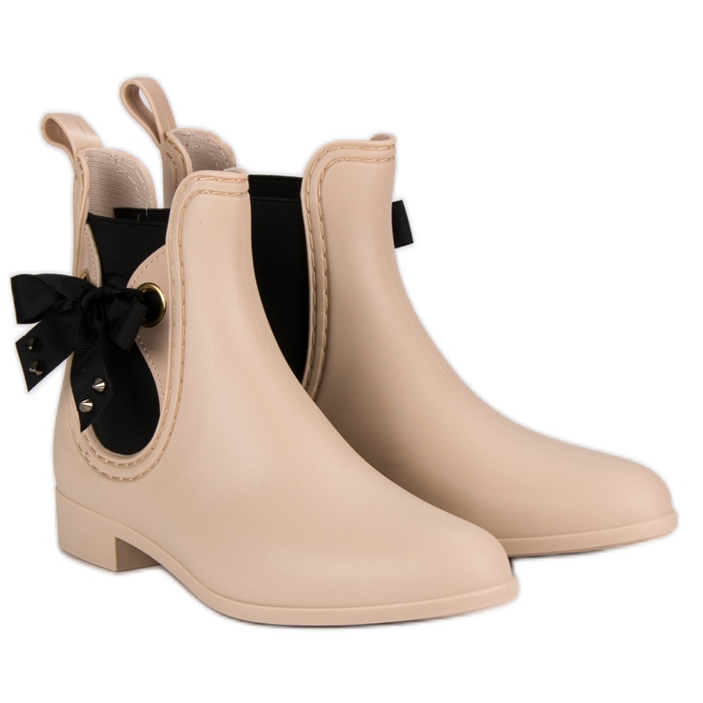 Vices Beiget kumisaappaat, ruuveja