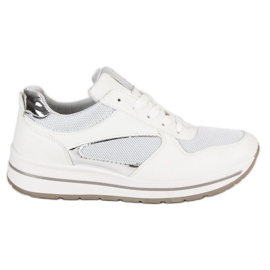 Muodikkaat urheilukengät valkoinen