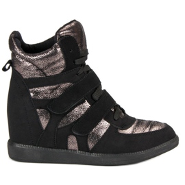 Kiiltävät lenkkarit musta