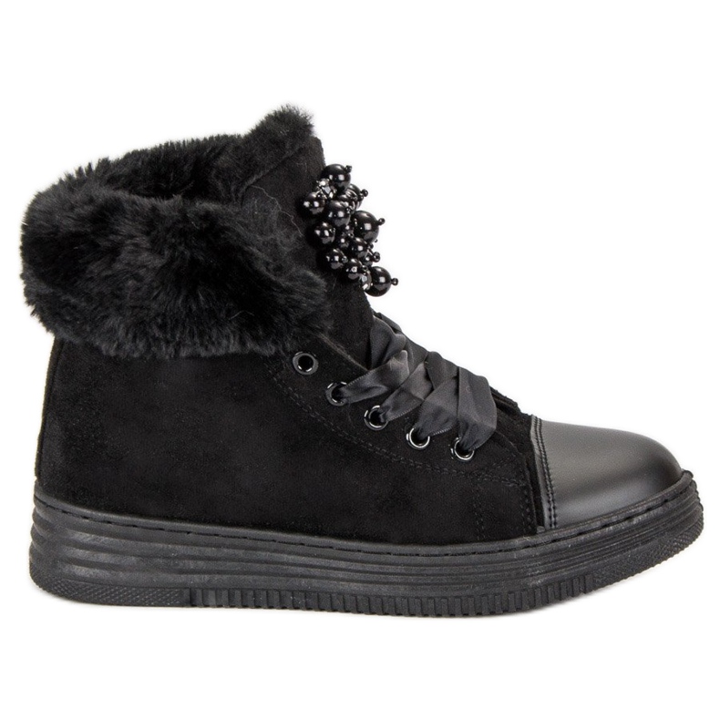 Tyylikkäät lenkkarit eristyksellä musta