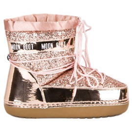 Muodikkaita vaaleanpunaisia ​​lumisaappaita vaaleanpunainen