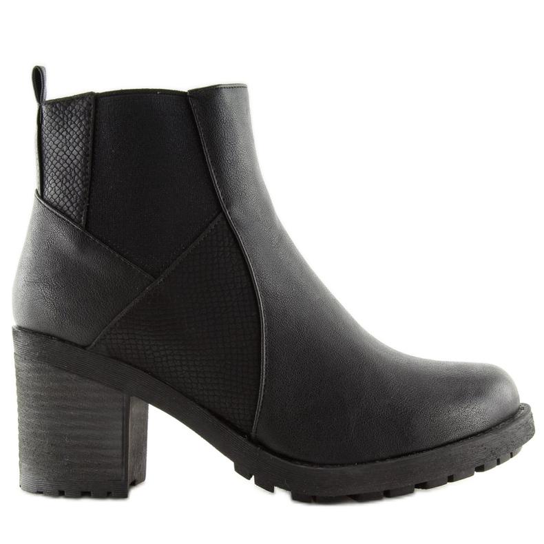 Mustat saappaat leveillä korkoilla 1032-1 Musta
