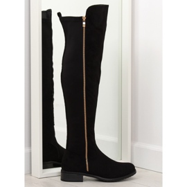 Reidet, joissa on joustavat päälliset mustalla