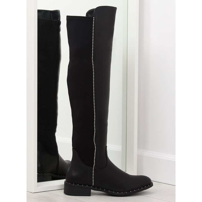 Virkailijat, joilla on joustava ylä musta musta