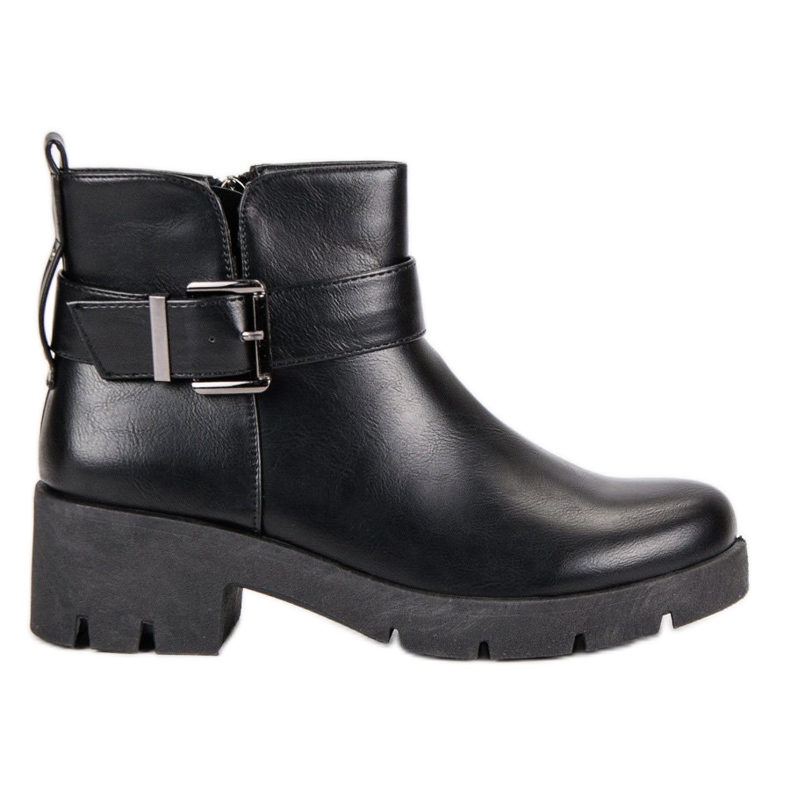 Kayla Mustia työntekijöitä alustalla musta