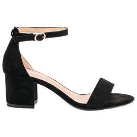 Ch. Creation Klassiset sandaalit baarissa musta