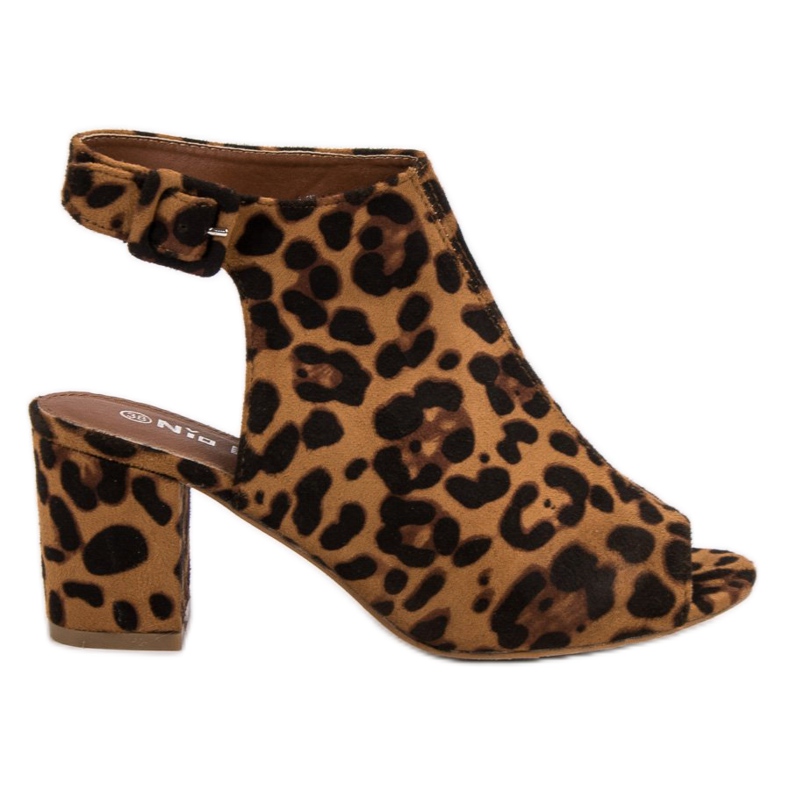 Nio Nio Rakennetut sandaalit baarissa ruskea