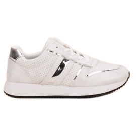 Mukavat valkoiset lenkkarit valkoinen