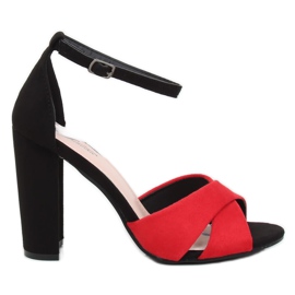 Sandaalit punaisella ja mustalla 369-34 Punainen