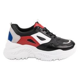 Tennarit alustalla musta