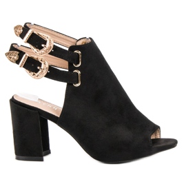 Erynn Tyylikkäät rakennetut sandaalit musta