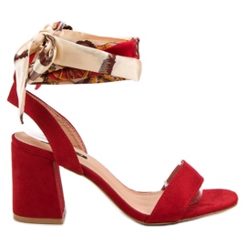 Milaya Sandaalit sidottu nauhalla punainen