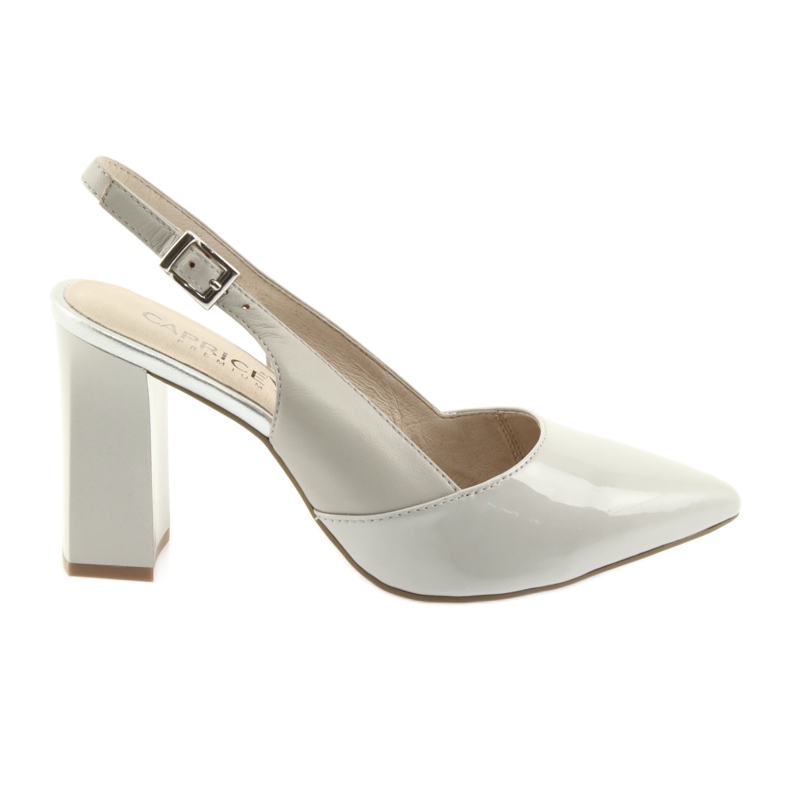 Harmaat naisten sandaalit Caprice 29604 -pylväässä