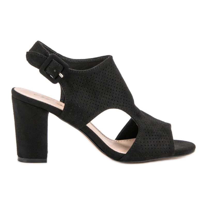 Avoimet sandaalit postissa musta