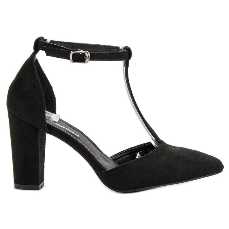 Primavera Mustat pumput pylväässä