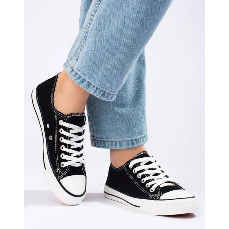 J. Star Klassiset mustat lenkkarit