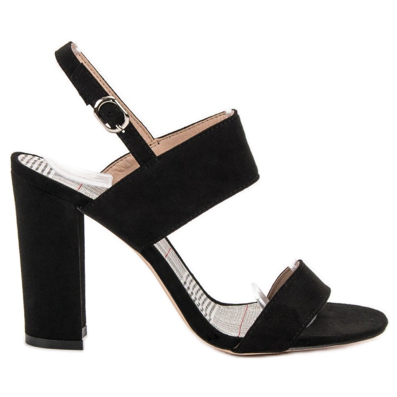 SHELOVET Mustat sandaalit baarissa