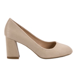 Super Mode Pumput pylväässä monivärinen punainen Super Mode Pumput pylväässä monivärinen punainen