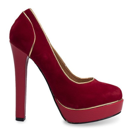 Klassiset pistokkaat alustalla 805 punainen